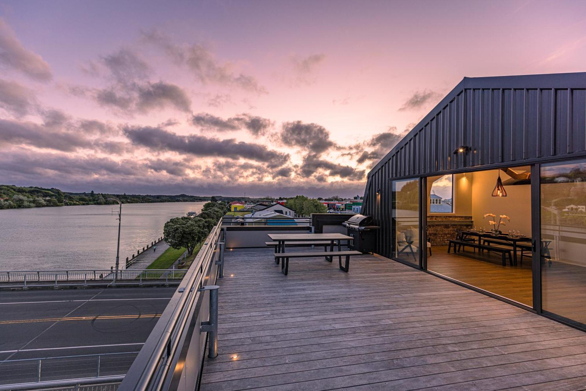 Johnston Apartments - Award-Winning Building, Your Unforgettable Stay Whanganui Eksteriør bilde