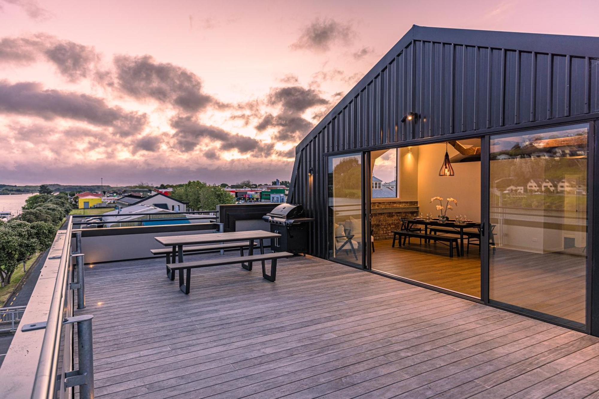 Johnston Apartments - Award-Winning Building, Your Unforgettable Stay Whanganui Eksteriør bilde