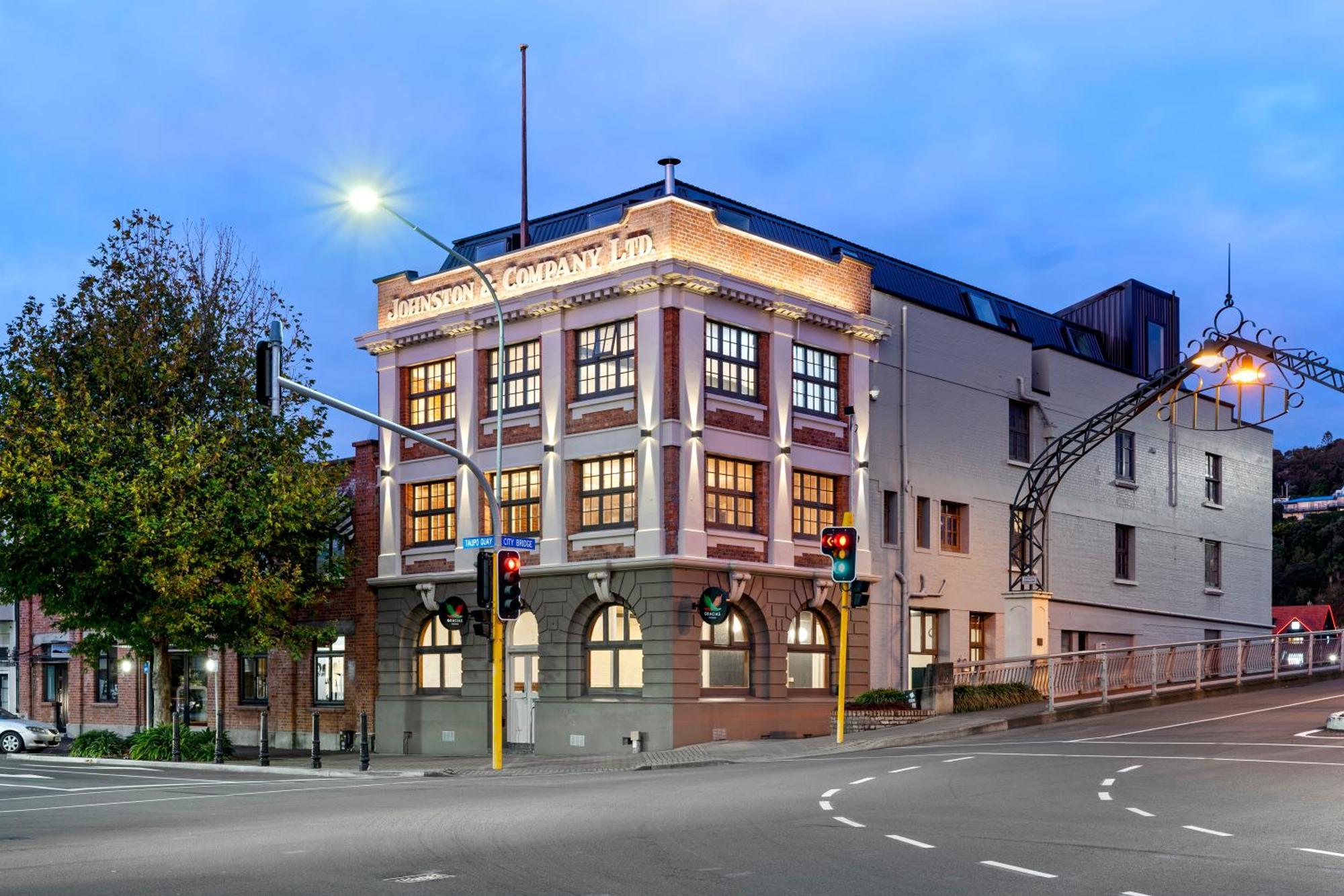 Johnston Apartments - Award-Winning Building, Your Unforgettable Stay Whanganui Eksteriør bilde